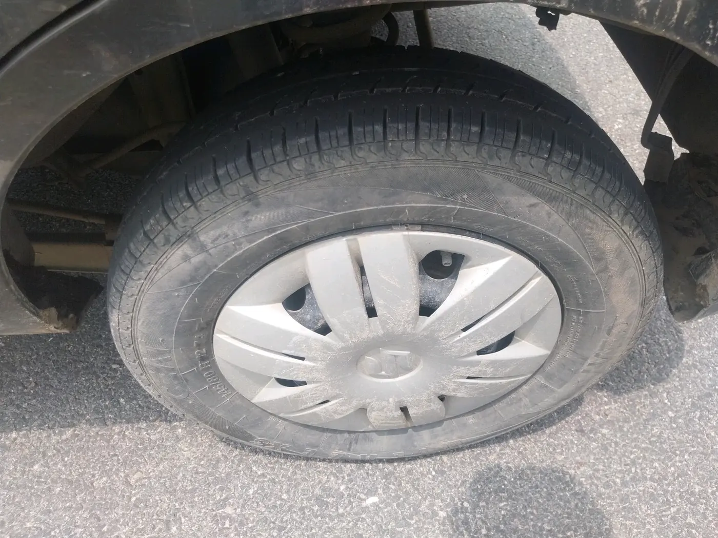 2021 Maruti Alto LXI CNG, CNG, Manual, 89,653 km, tyre