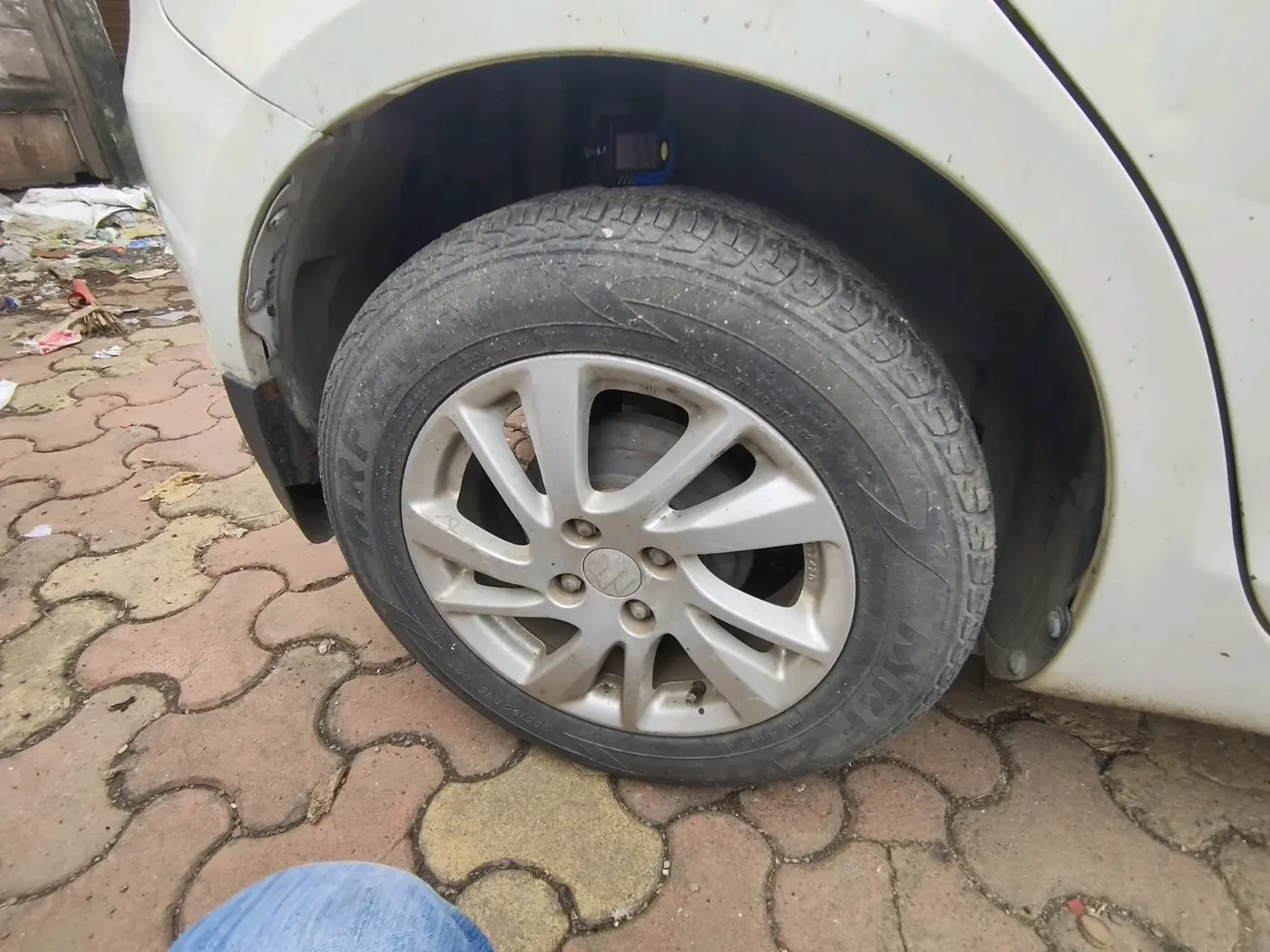 2012 Maruti Swift ZDI, Diesel, Manual, 34,381 km, tyre