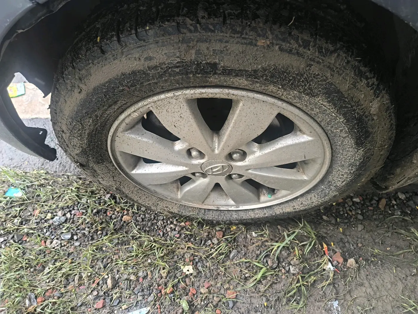 2014 Hyundai Xcent SX 1.2 (O), Petrol, Manual, 88,677 km, tyre