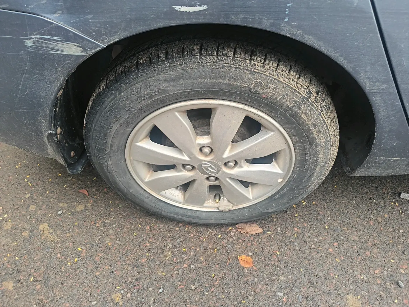 2014 Hyundai Xcent SX 1.2 (O), Petrol, Manual, 88,677 km, tyre