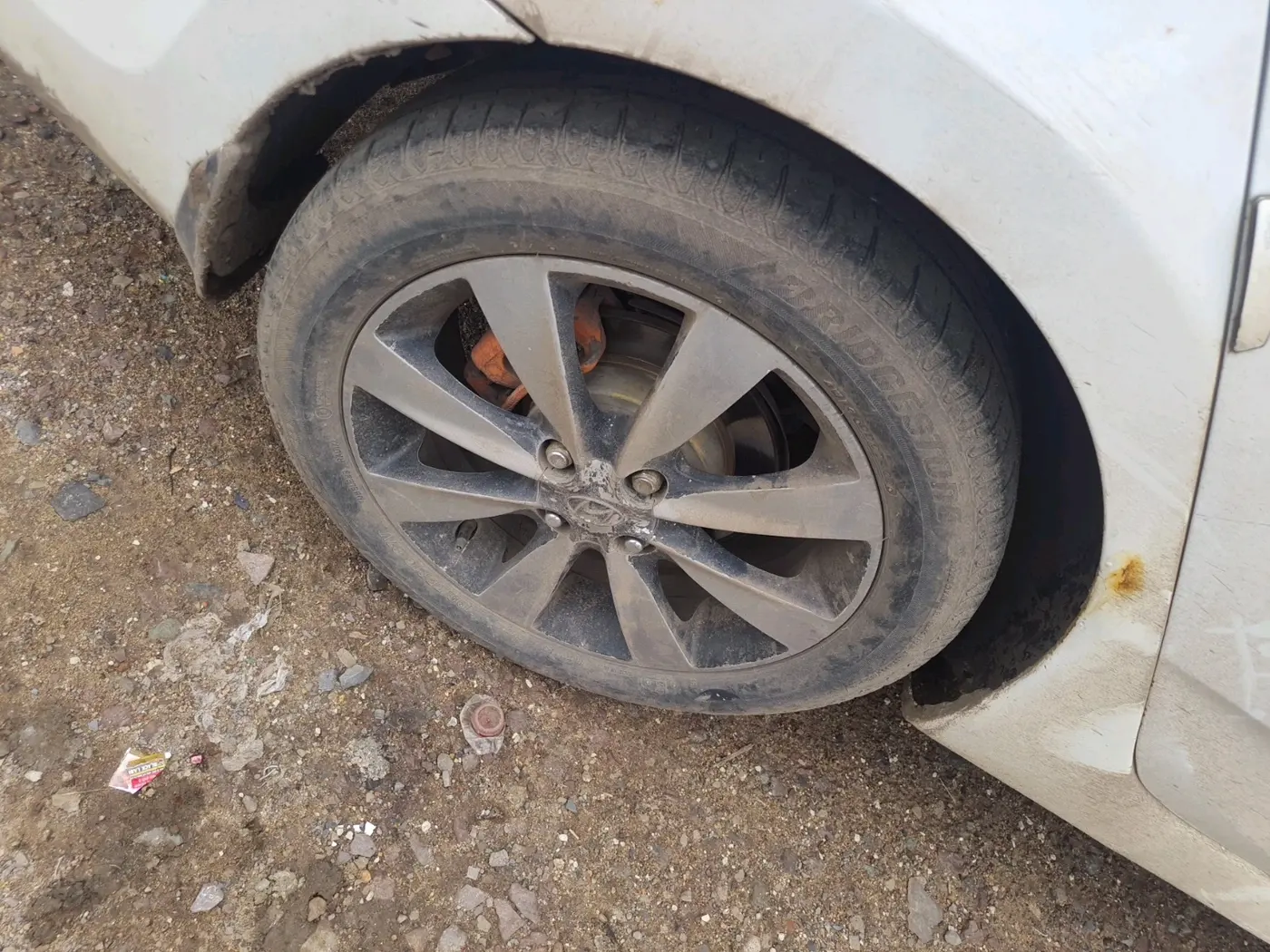 2013 Hyundai Verna FLUIDIC 1.6 CRDI EX, Diesel, Manual, 2,37,014 km, tyre