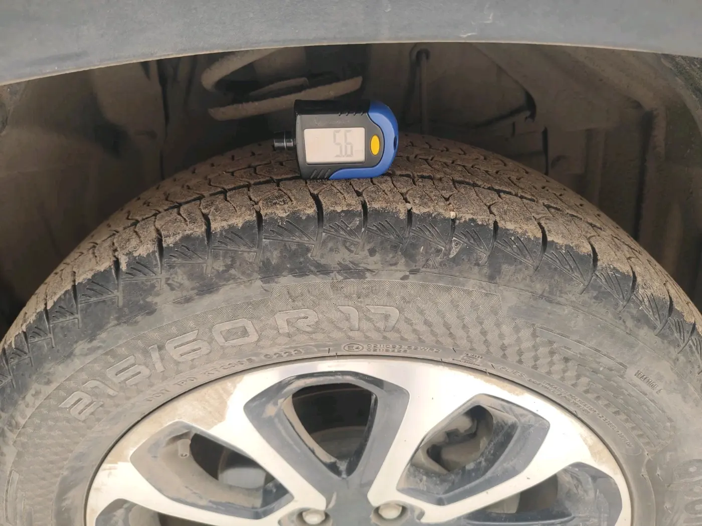 2023 Maruti Grand Vitara ZETA SMART HYBRID, Petrol, Manual, 27,102 km, tyre