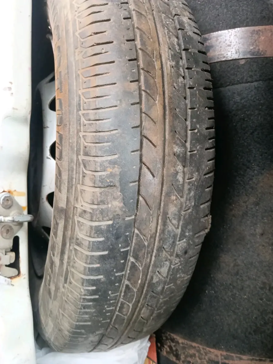 2018 Tata Tiago XZ PETROL, CNG, Manual, 1,04,970 km, tyre