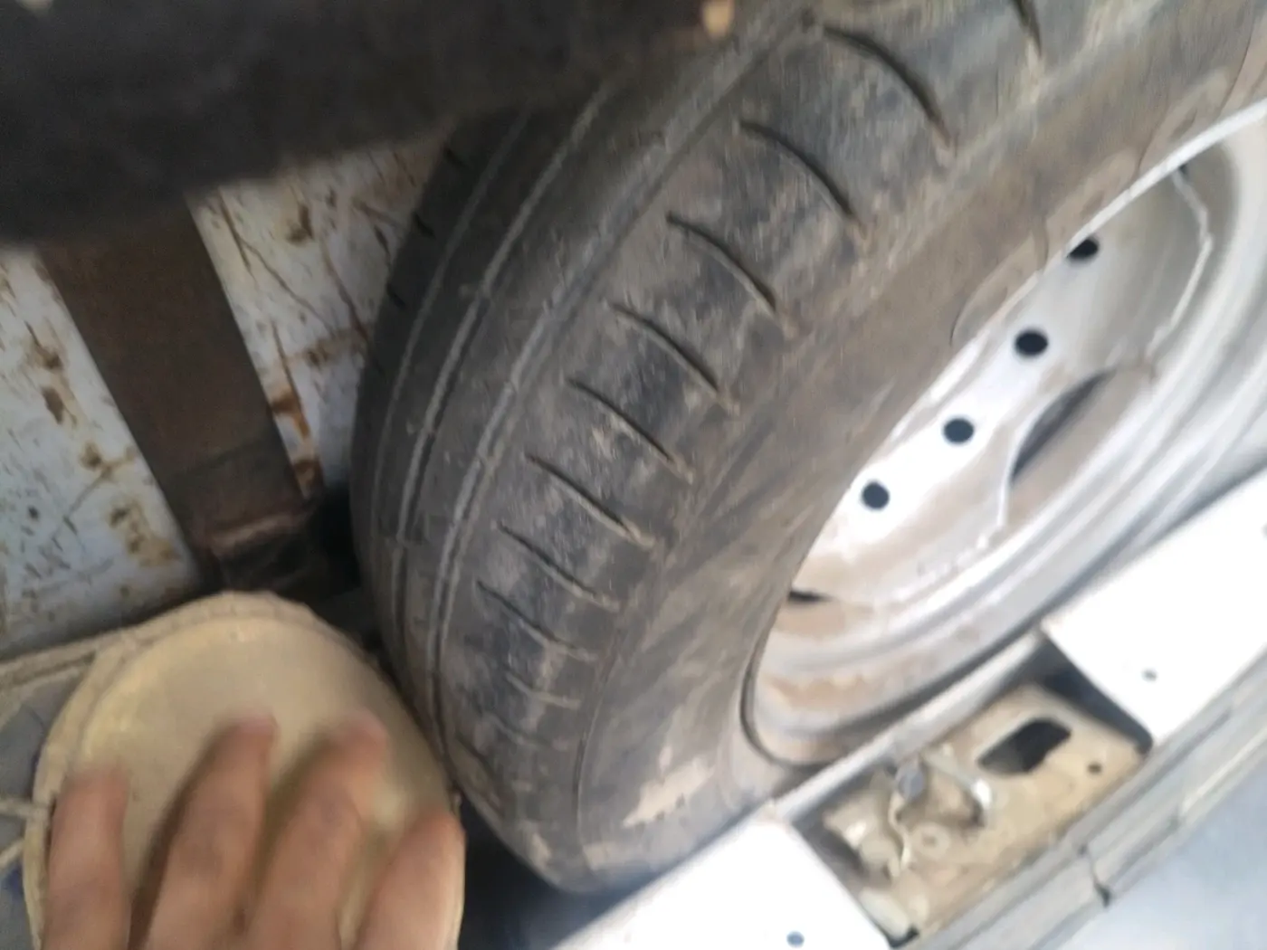 2012 Maruti Alto LX, CNG, Manual, 88,029 km, tyre