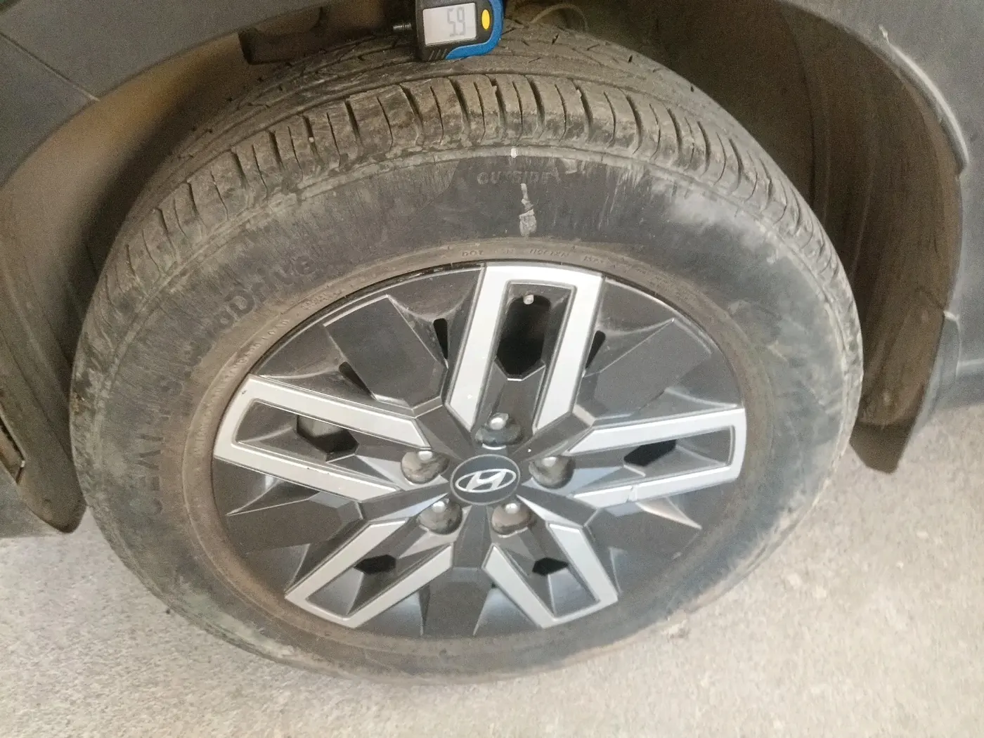 2023 Hyundai VENUE S (O) 1.0 Turbo Petrol DCT, Petrol, Automatic, 13,258 km, tyre
