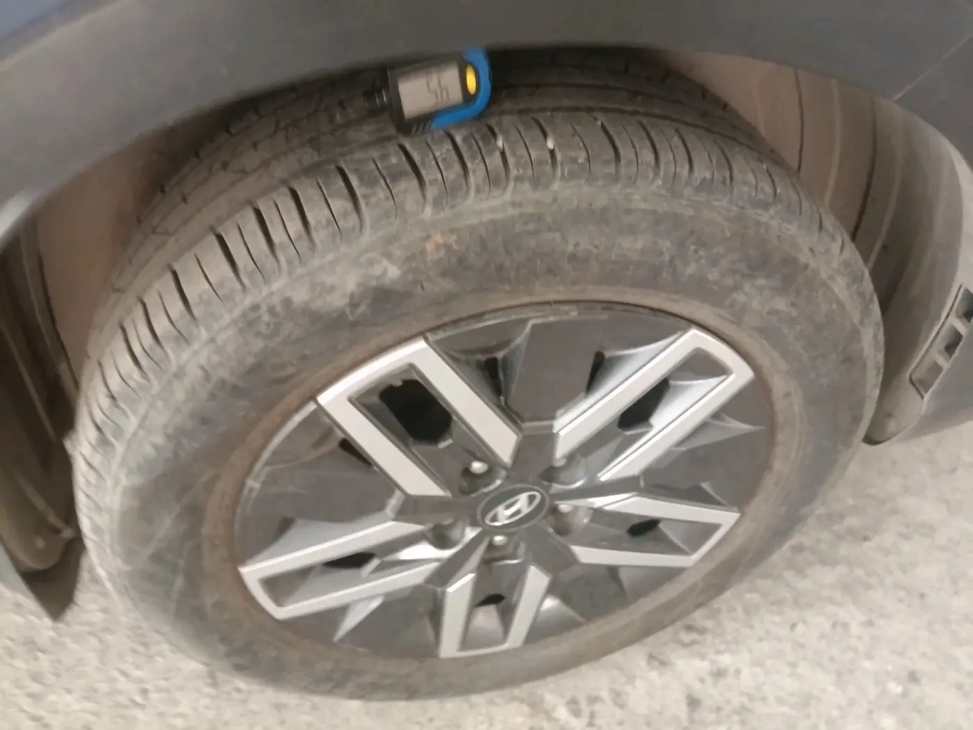 2023 Hyundai VENUE S (O) 1.0 Turbo Petrol DCT, Petrol, Automatic, 13,258 km, tyre