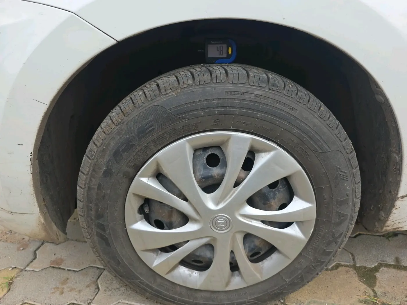 2018 Maruti Dzire VXI, CNG, Manual, 1,48,964 km, tyre