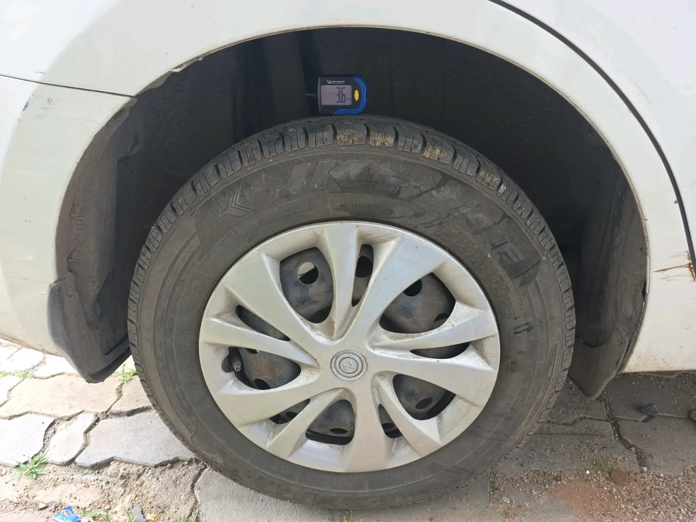 2018 Maruti Dzire VXI, CNG, Manual, 1,48,964 km, tyre