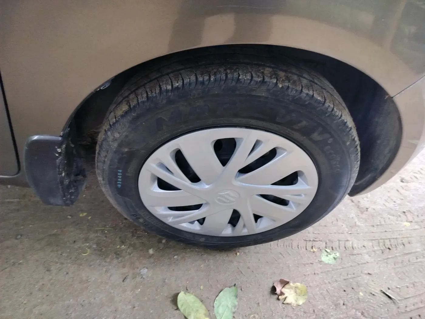 2024 Maruti New Wagon-R VXI 1.0, Petrol, Manual, 16,830 km, tyre