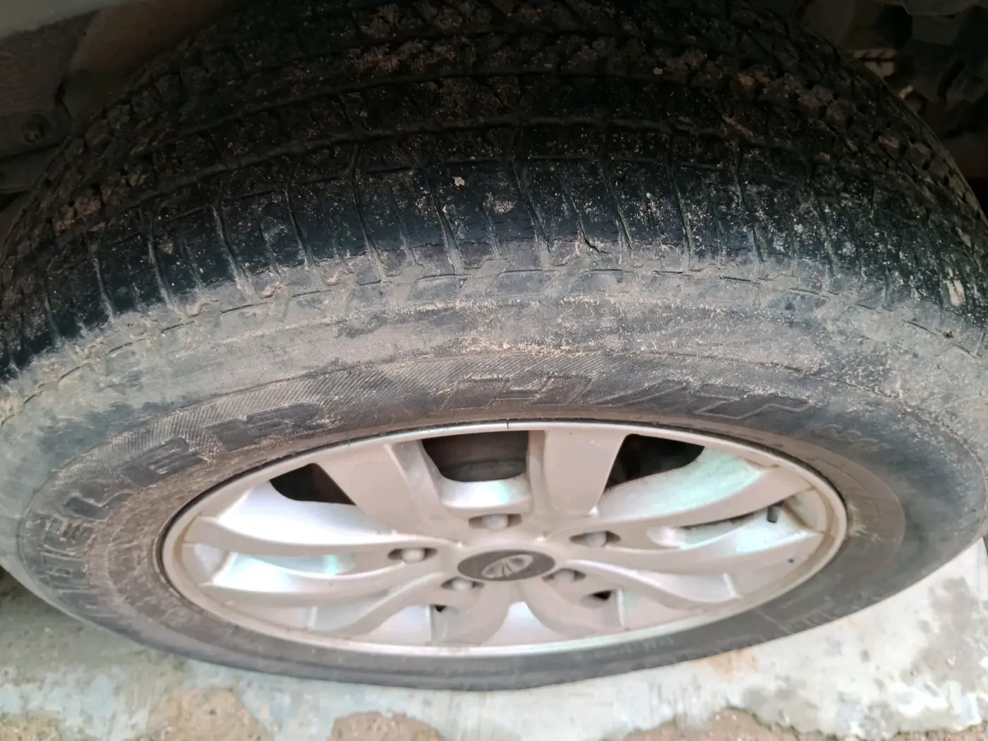 2019 Mahindra XUV500 W9, Diesel, Manual, 68,914 km, tyre