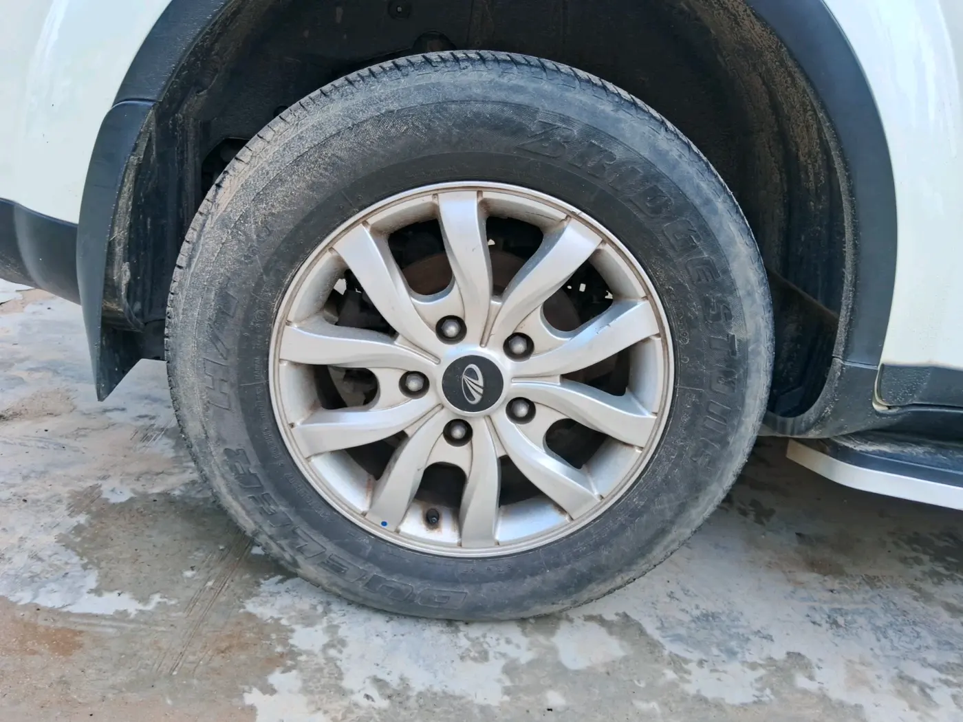 2019 Mahindra XUV500 W9, Diesel, Manual, 68,914 km, tyre