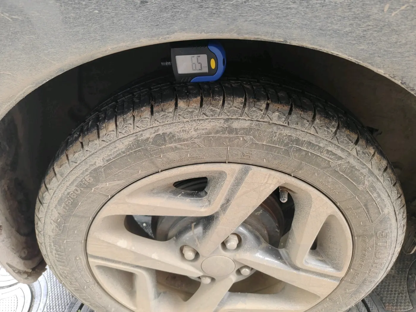 2023 Hyundai AURA SX 1.2 CNG, CNG, Manual, 70,172 km, tyre