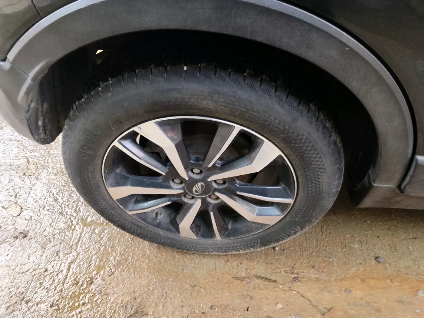 2019 Mahindra XUV300 W8 (O) 1.2 PETROL, Petrol, Manual, 88,710 km, tyre