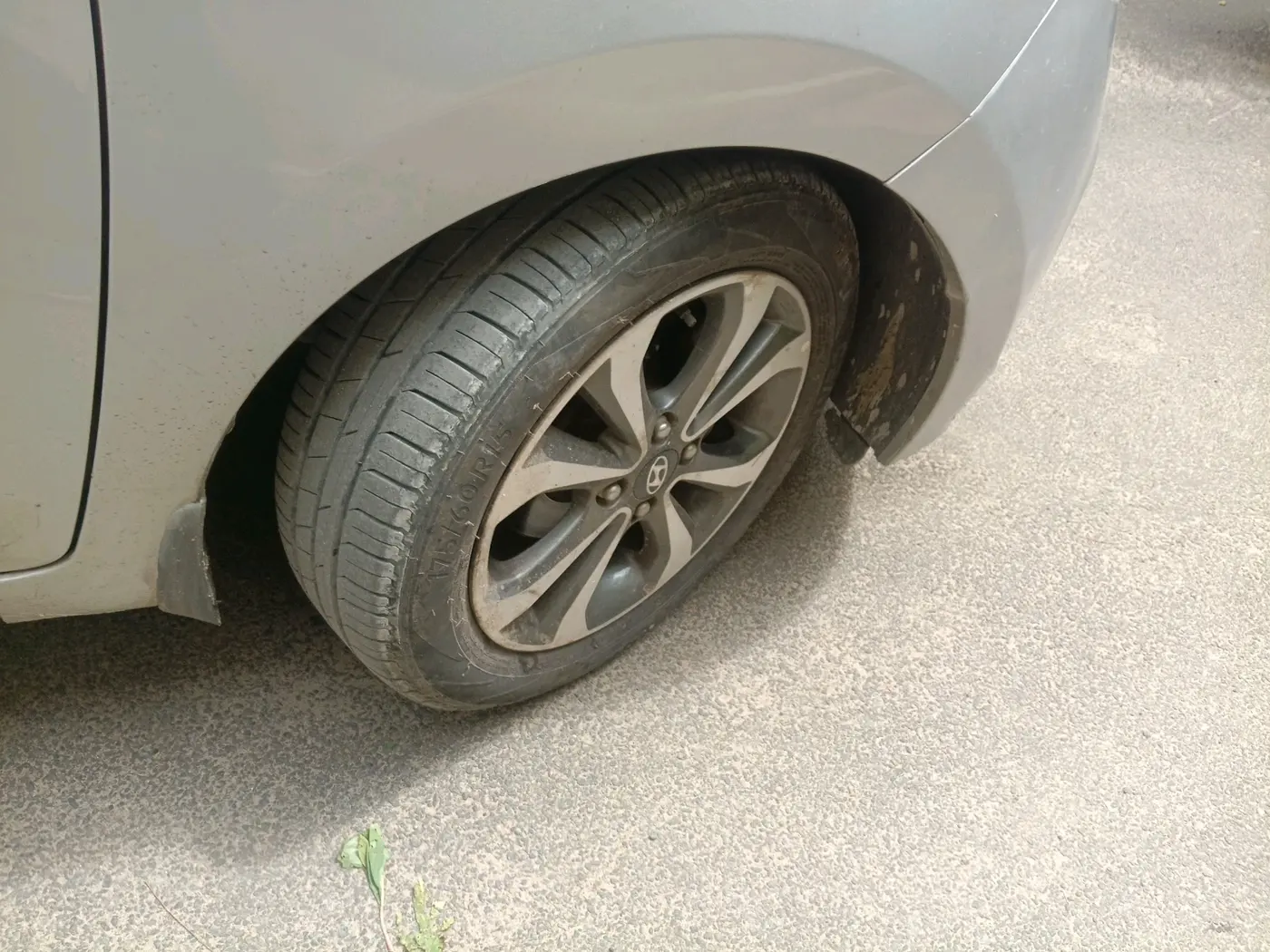 2015 Hyundai Xcent SX AT 1.2 (O), Petrol, Automatic, 46,918 km, tyre