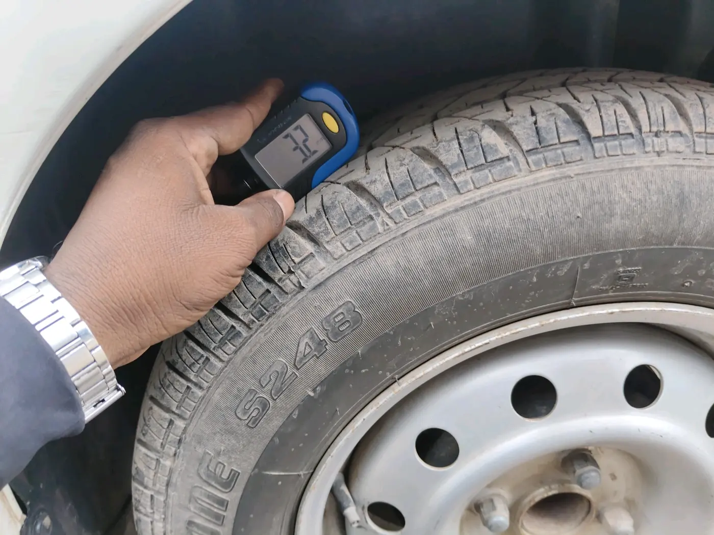 2019 Maruti Swift Dzire TOUR S-CNG, CNG, Manual, 1,73,441 km, tyre
