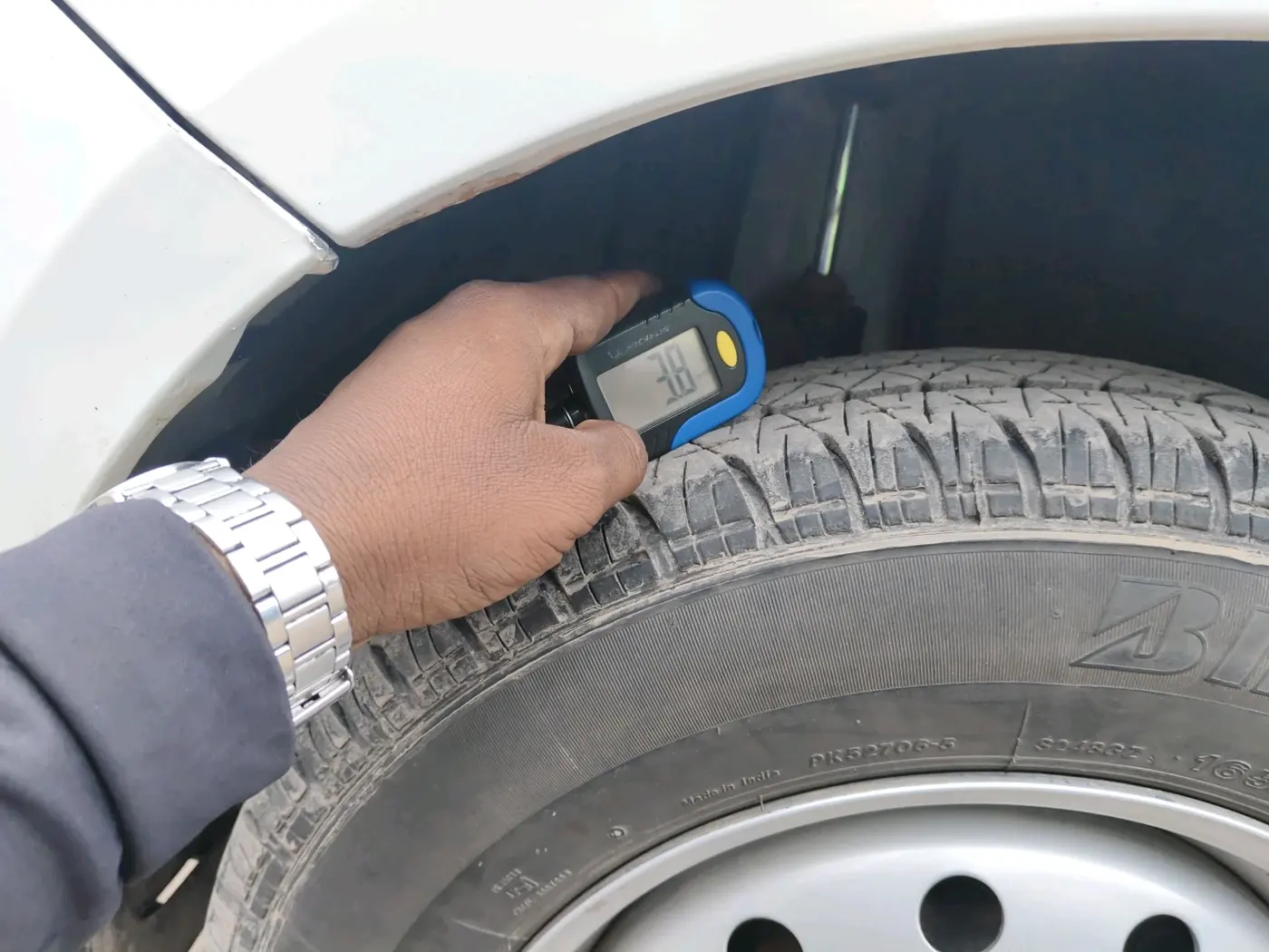 2019 Maruti Swift Dzire TOUR S-CNG, CNG, Manual, 1,73,441 km, tyre