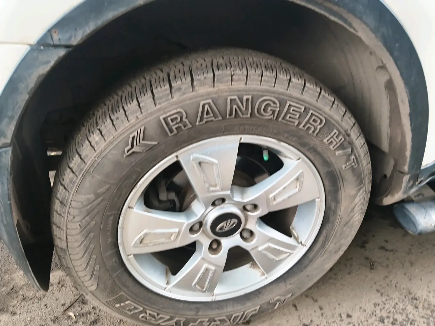 2012 Mahindra XUV500 W8, Diesel, Manual, 2,24,892 km, tyre