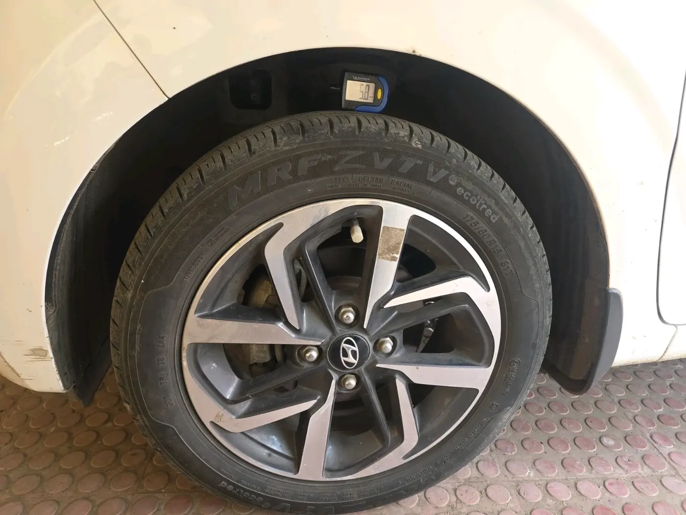 2022 Hyundai GRAND I10 NIOS SPORTZ 1.2 KAPPA VTVT DUAL TONE, Petrol, Manual, 33,255 km, tyre