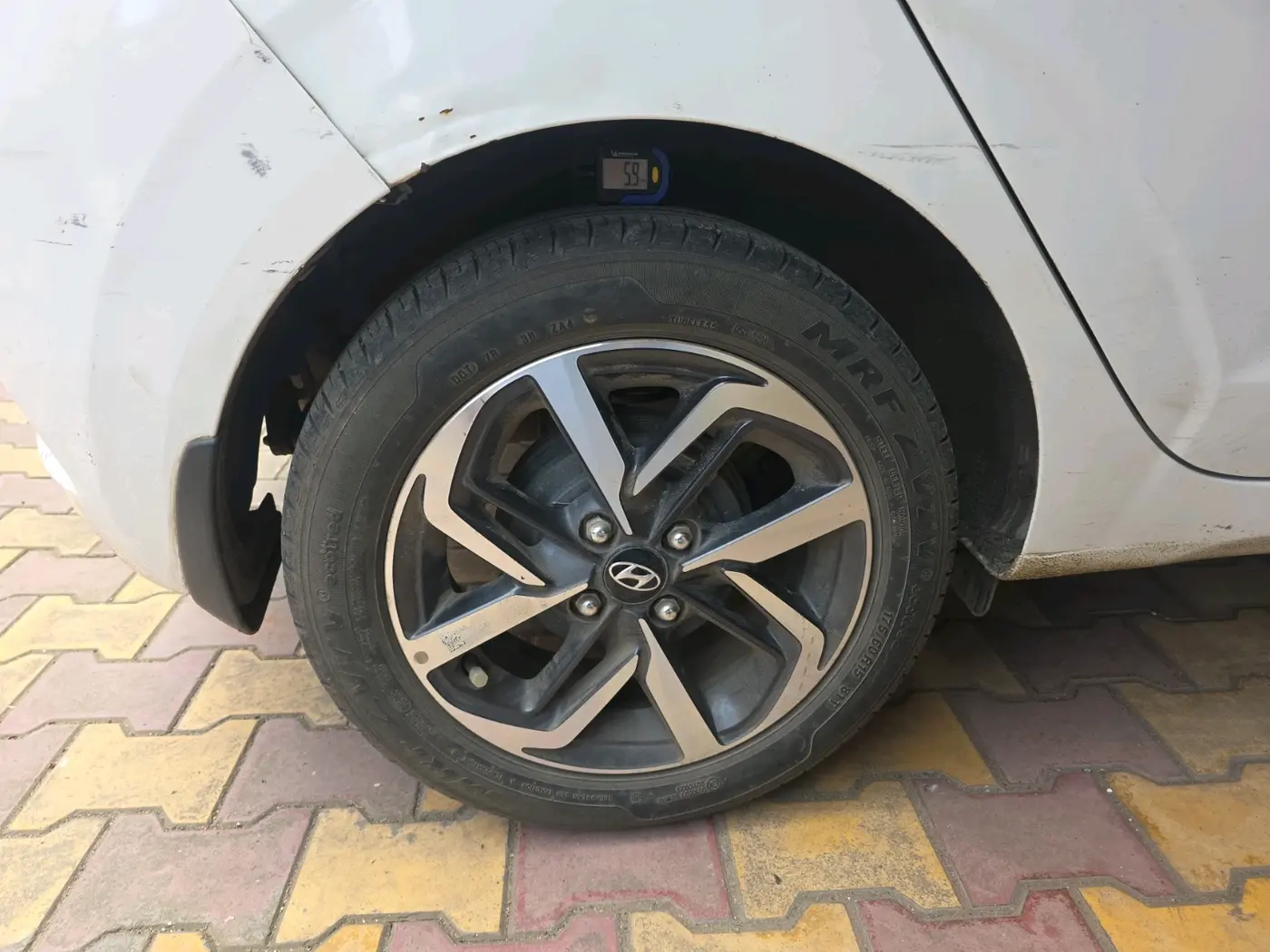 2022 Hyundai GRAND I10 NIOS SPORTZ 1.2 KAPPA VTVT DUAL TONE, Petrol, Manual, 33,255 km, tyre