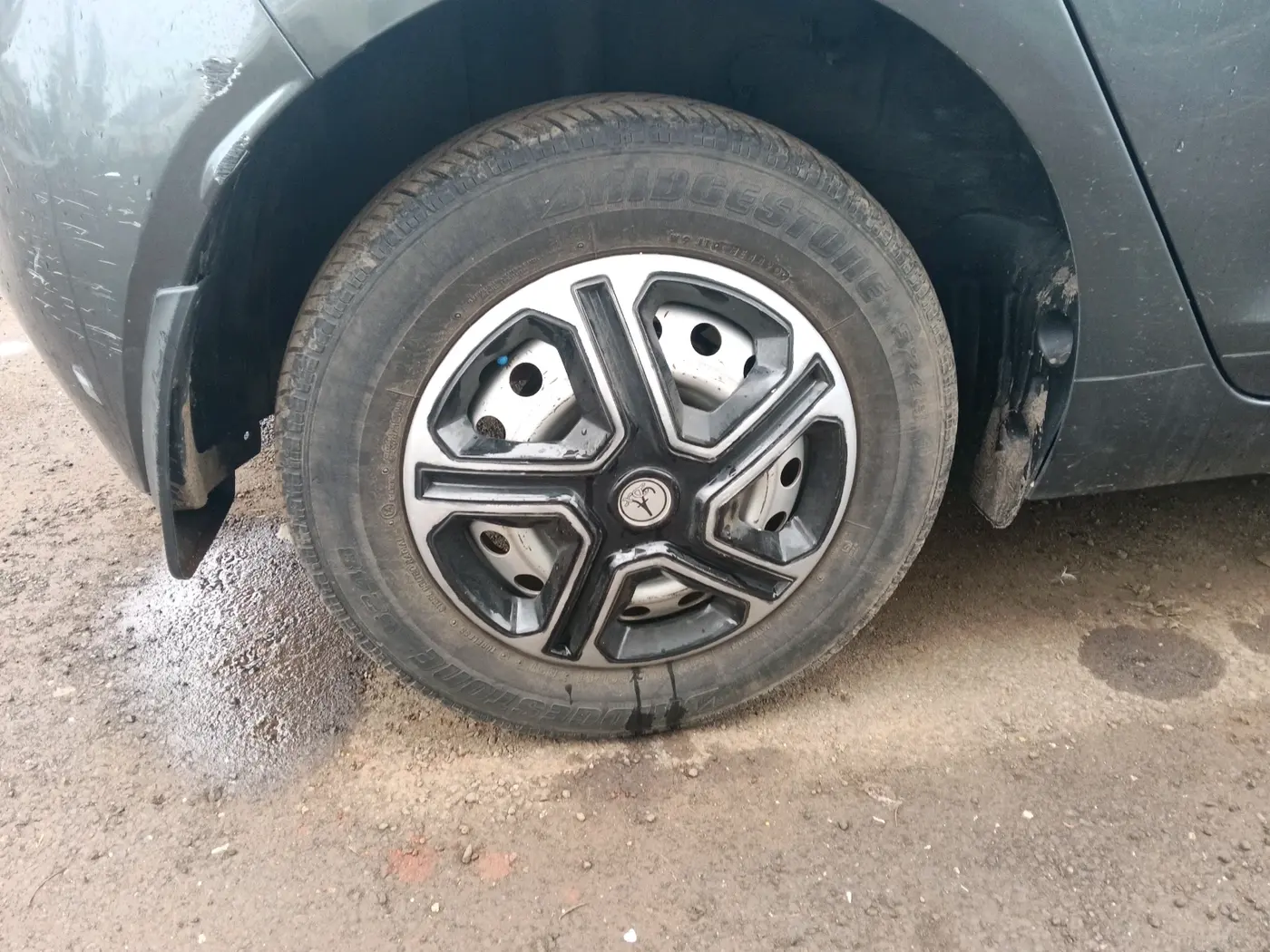 2021 Tata ALTROZ XE PETROL, Petrol, Manual, 52,307 km, tyre
