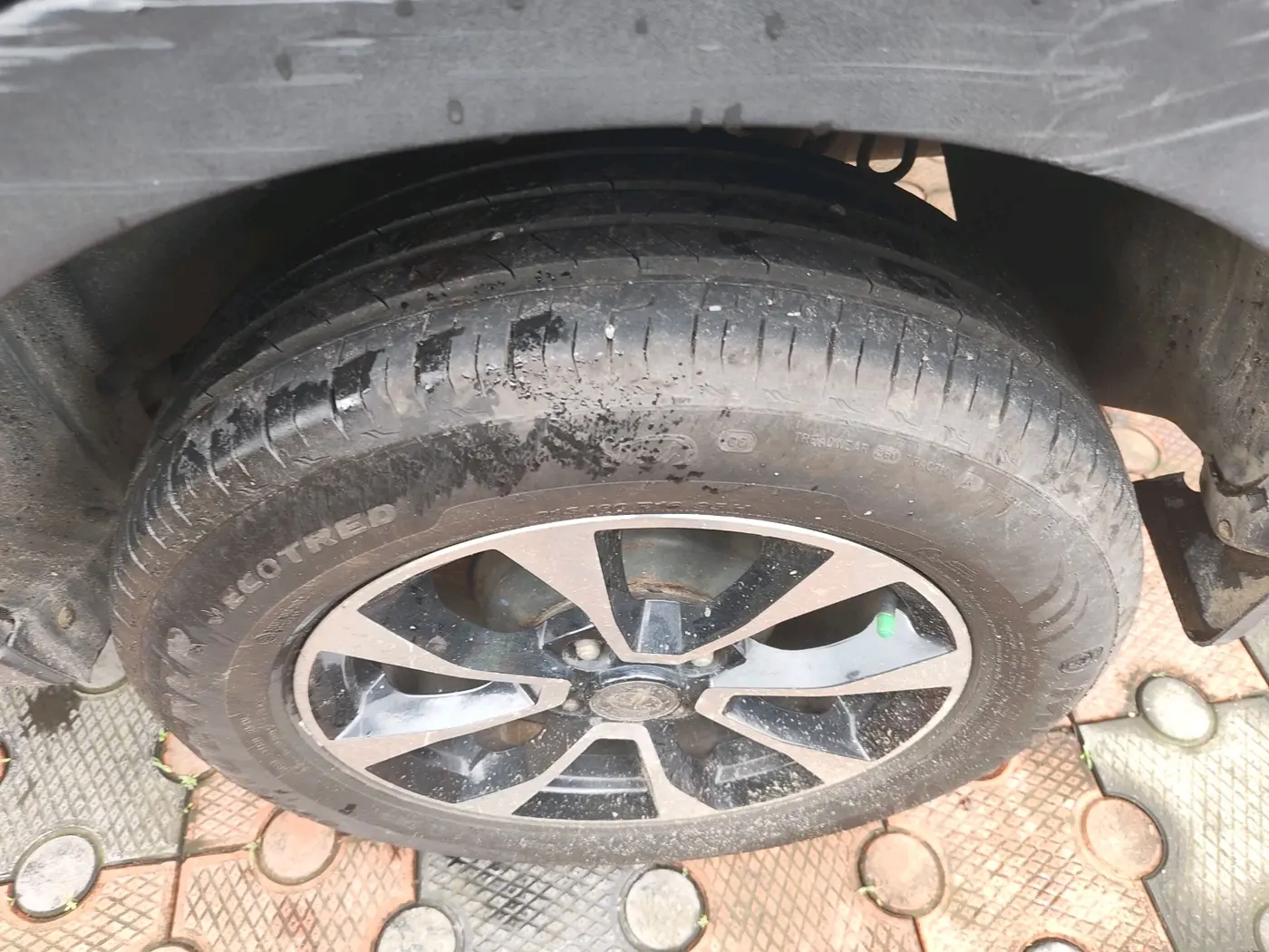2021 Tata NEXON XZA PLUS DIESEL, Diesel, Automatic, 90,439 km, tyre