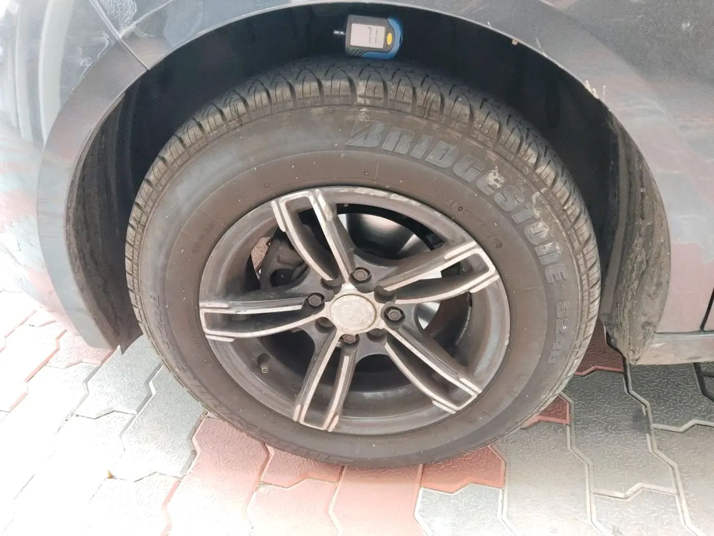 2020 Tata ALTROZ XE PETROL, Petrol, Manual, 76,237 km, tyre