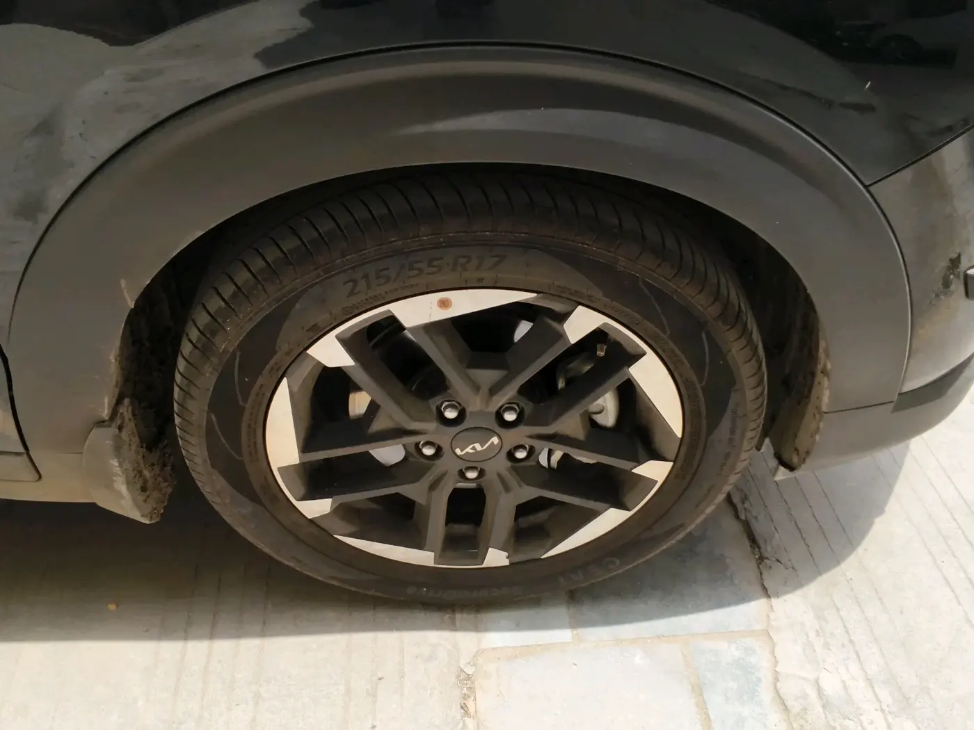 2025 KIA Carens Clavis HTX Plus 1.5 Turbo Petrol 7STR DCT, Petrol, Automatic, 10,928 km, tyre