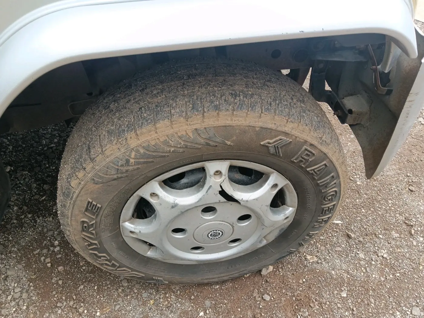 2016 Mahindra Bolero SLE BS IV, Diesel, Manual, 1,39,474 km, tyre