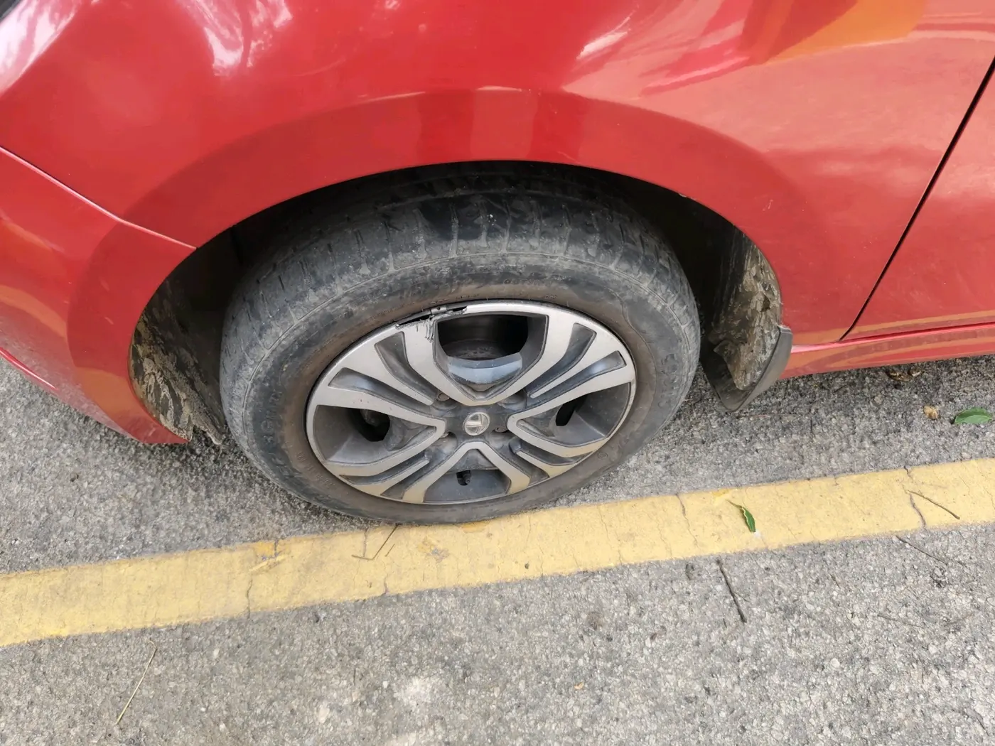 2019 Tata Tiago XZ PETROL, Petrol, Manual, 37,888 km, tyre