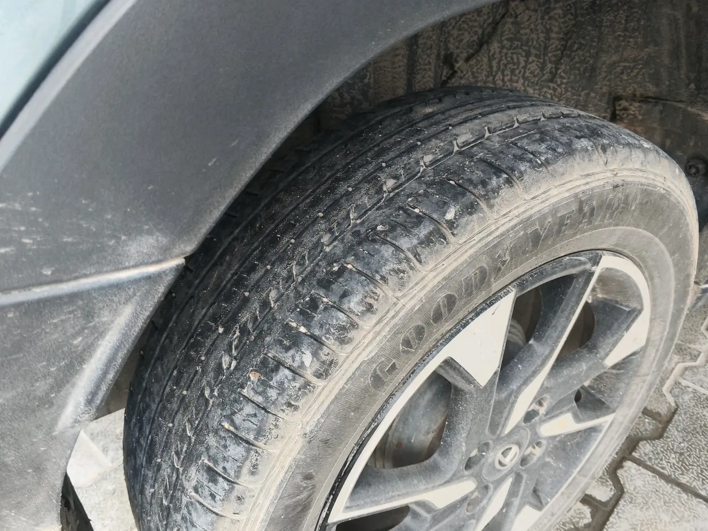 2022 Tata PUNCH CREATIVE  MT, Petrol, Manual, 48,929 km, tyre