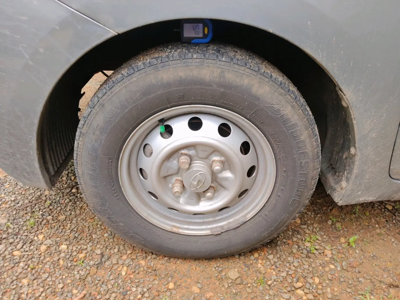 2013 Hyundai Eon ERA +, Petrol, Manual, 75,063 km, tyre