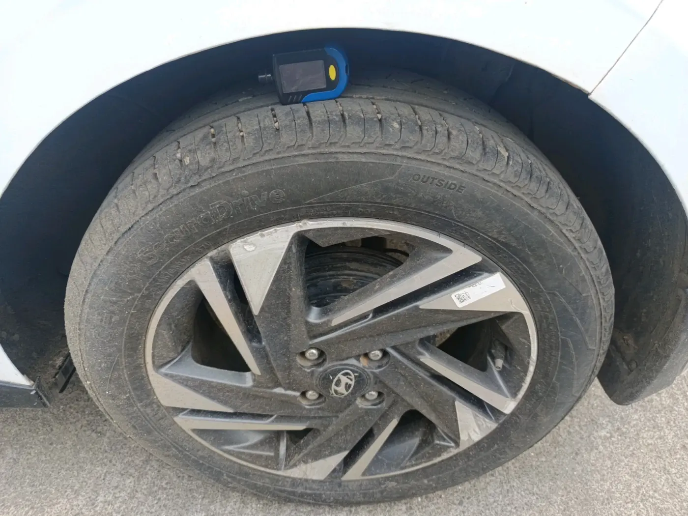 2023 Hyundai NEW I20 ASTA (O) 1.2 AT, Petrol, Automatic, 42,536 km, tyre