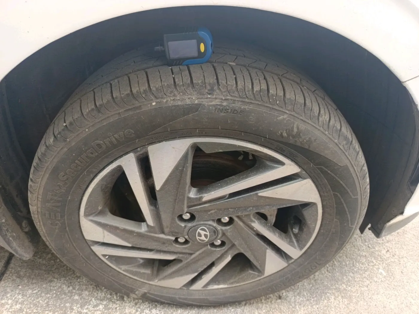 2023 Hyundai NEW I20 ASTA (O) 1.2 AT, Petrol, Automatic, 42,536 km, tyre