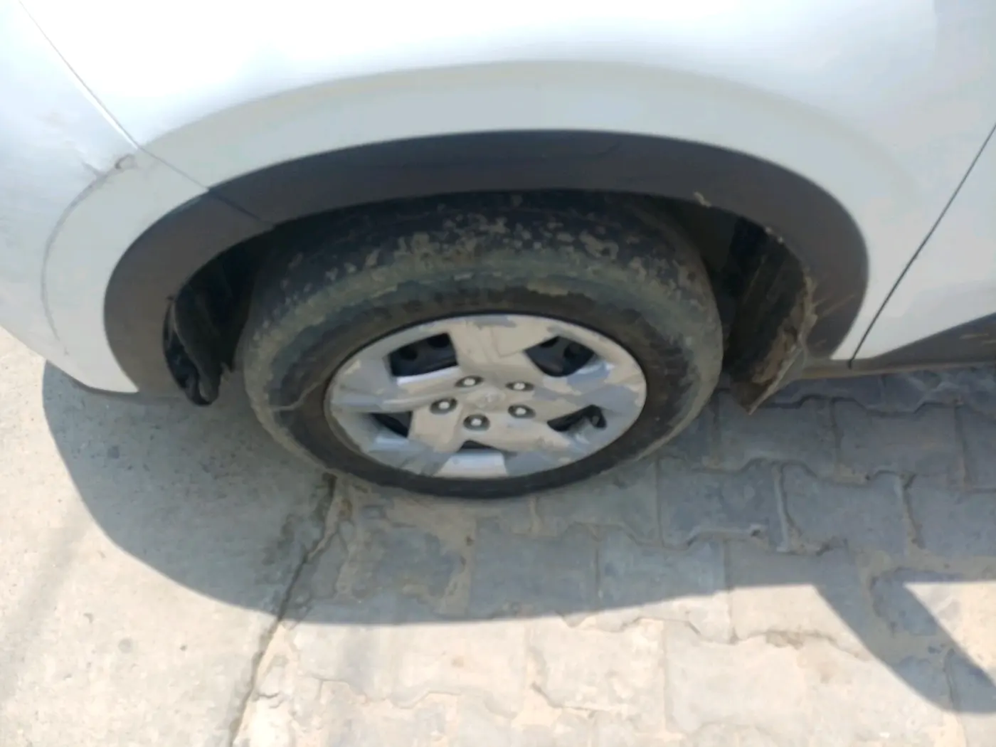2021 Hyundai VENUE E 1.2, Petrol, Manual, 72,560 km, tyre