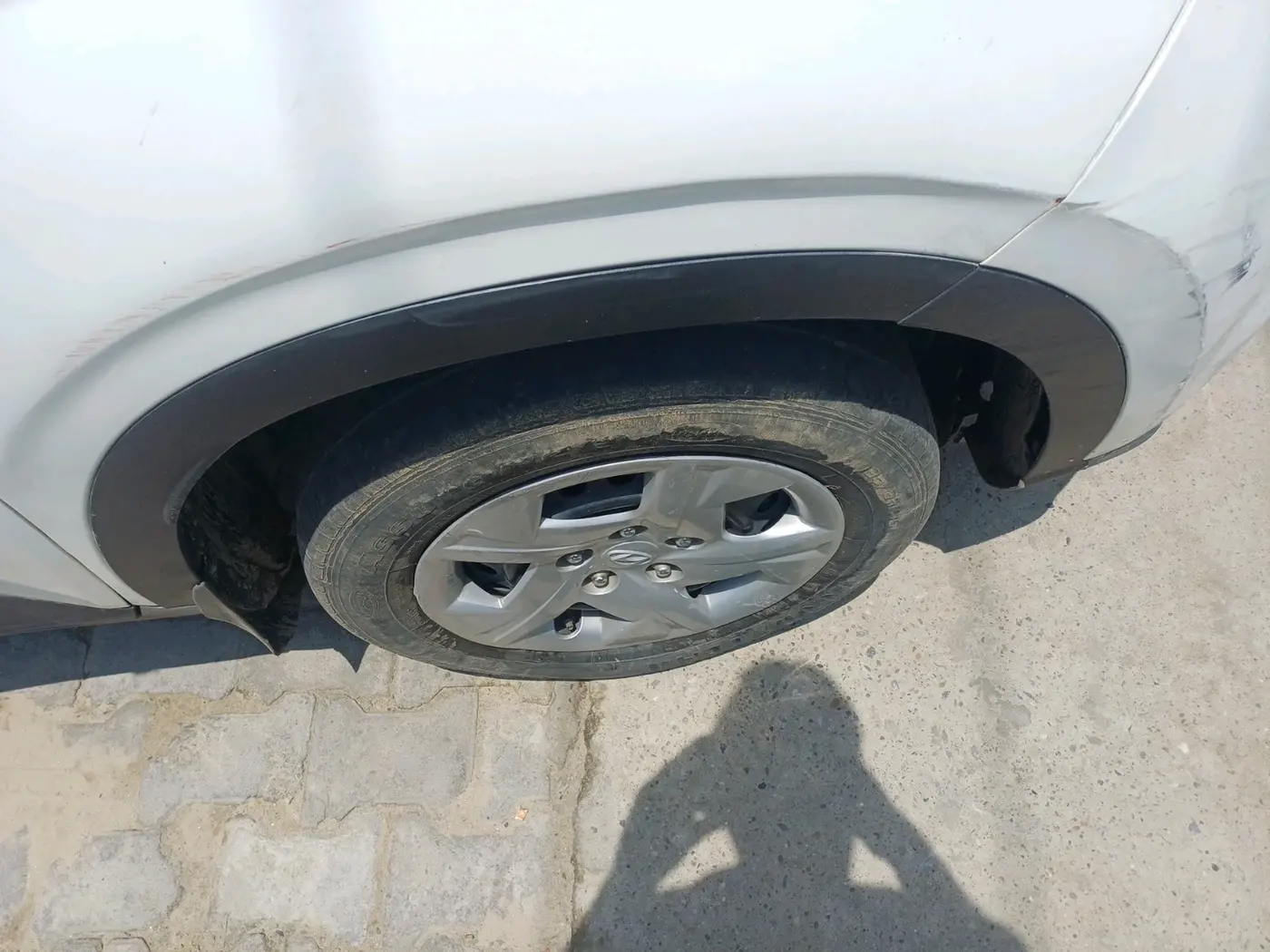 2021 Hyundai VENUE E 1.2, Petrol, Manual, 72,560 km, tyre