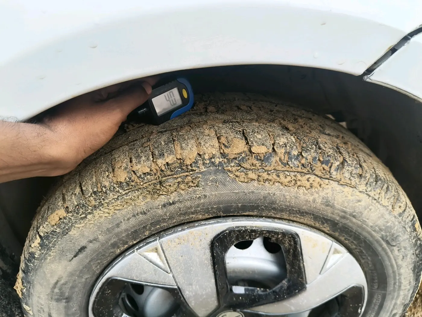 2019 Maruti Swift Dzire TOUR S PETROL, CNG, Manual, 1,01,402 km, tyre
