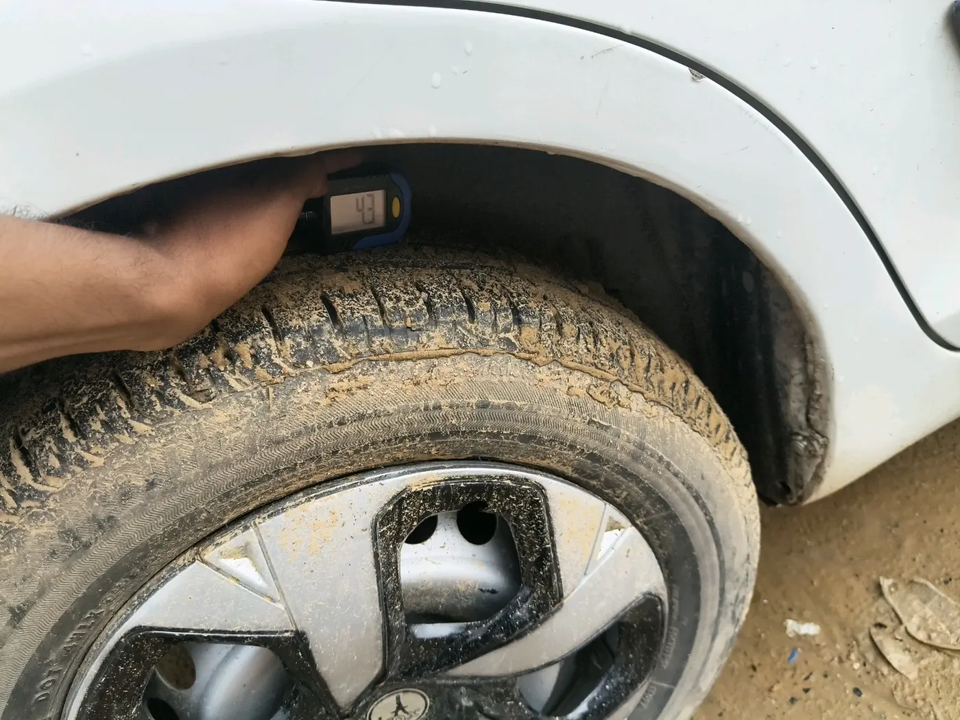 2019 Maruti Swift Dzire TOUR S PETROL, CNG, Manual, 1,01,402 km, tyre