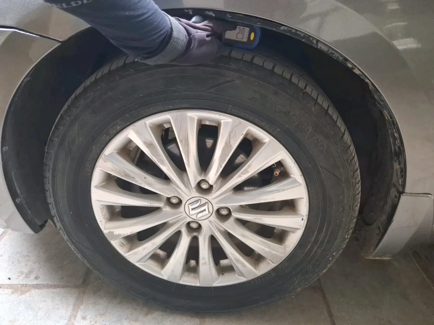 2019 Maruti Ciaz DELTA 1.5 SHVS MT PETROL, CNG, Manual, 81,596 km, tyre