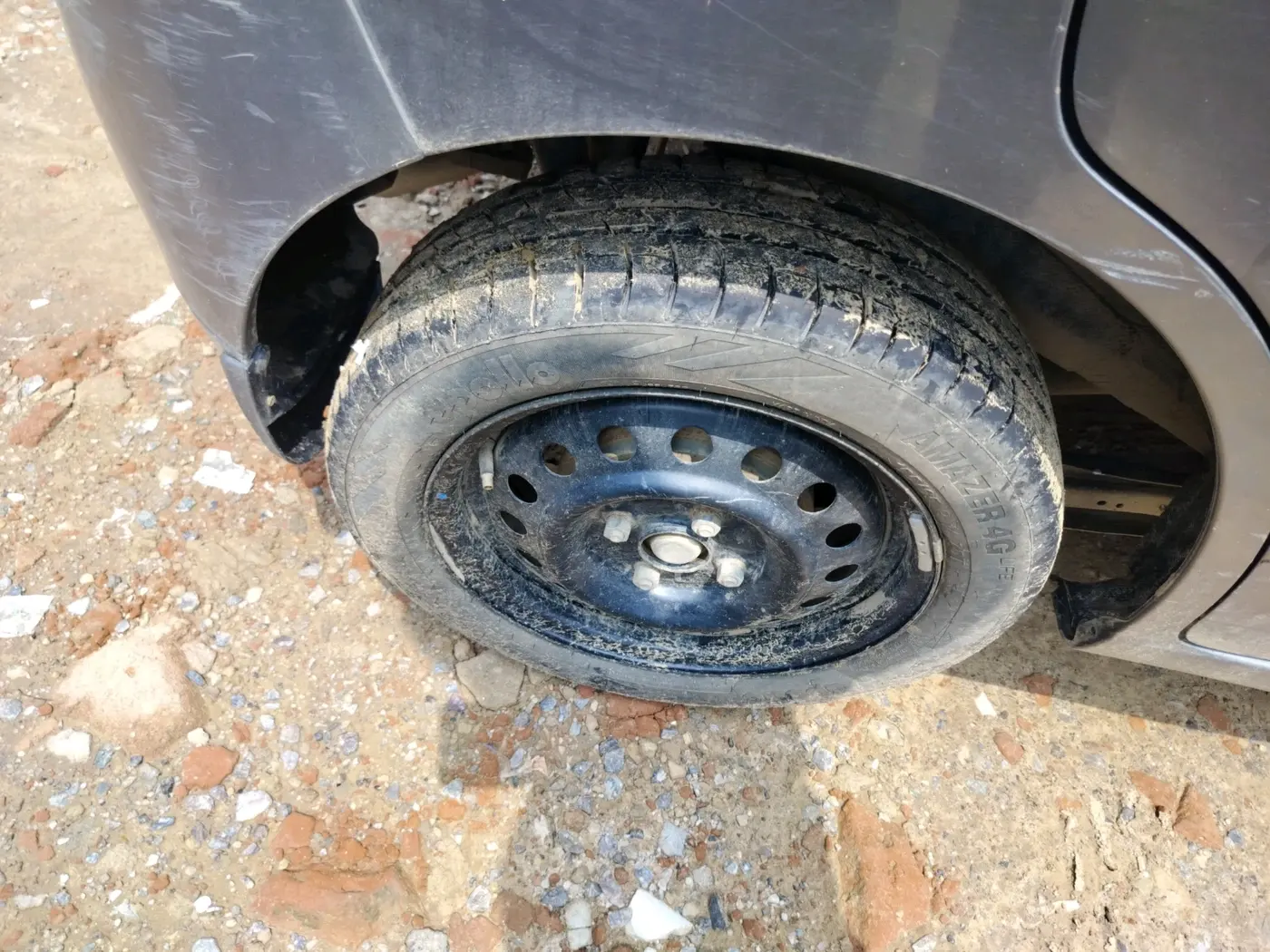 2013 Maruti Wagon R 1.0 VXI, Petrol, Manual, 82,186 km, tyre