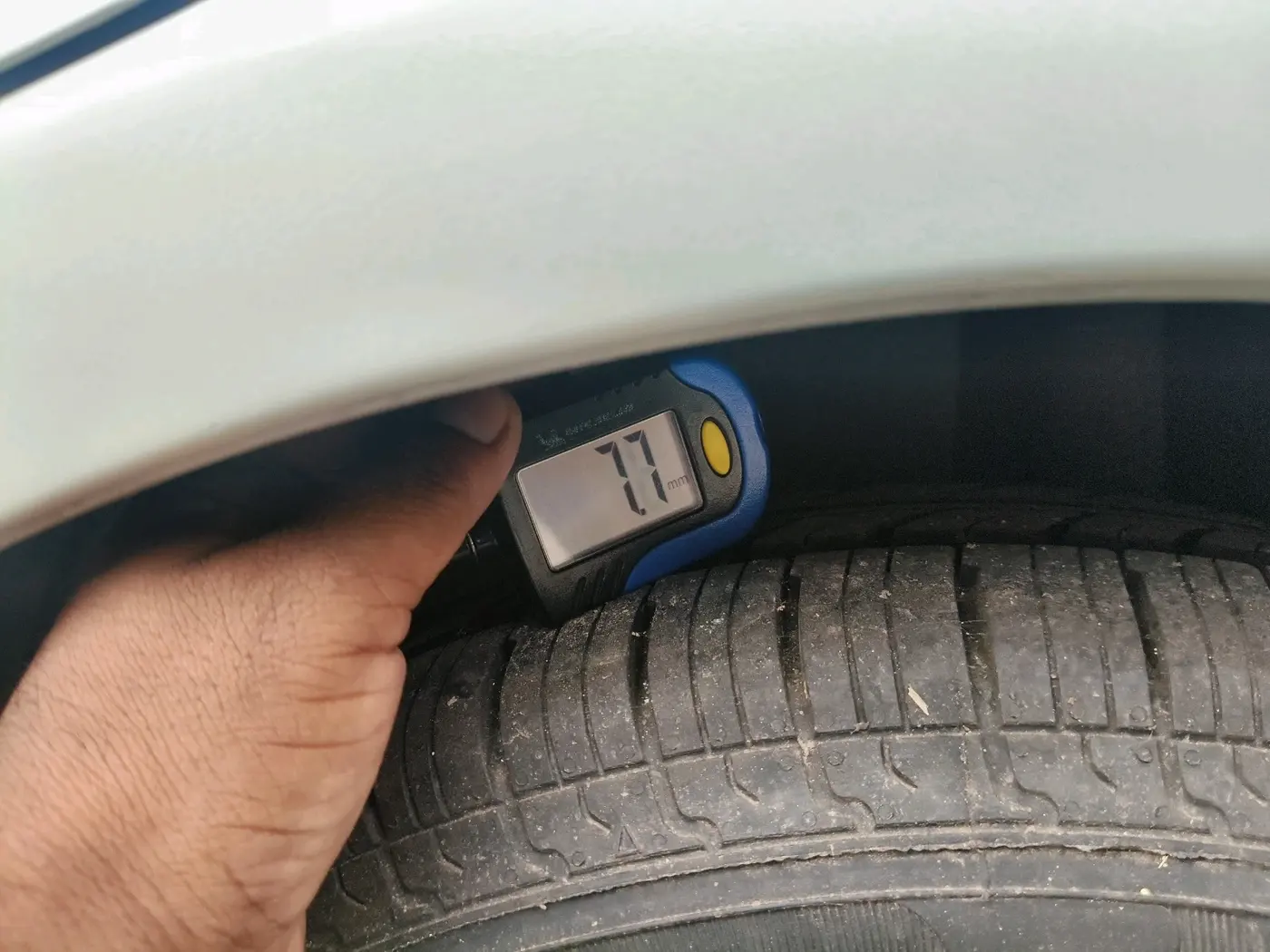 2014 Maruti Swift Dzire LXI, Petrol, Manual, 40,254 km, tyre