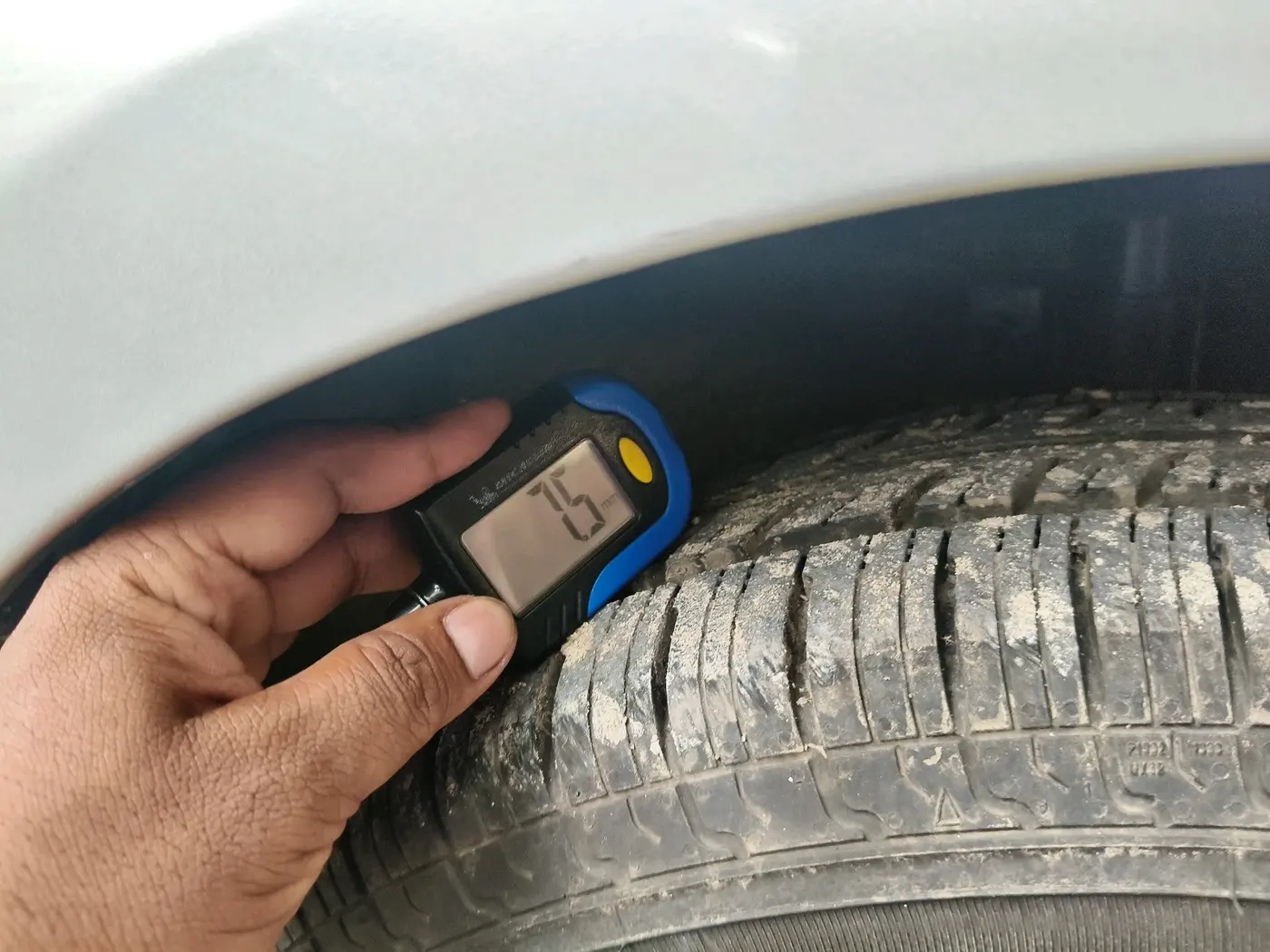 2014 Maruti Swift Dzire LXI, Petrol, Manual, 40,254 km, tyre