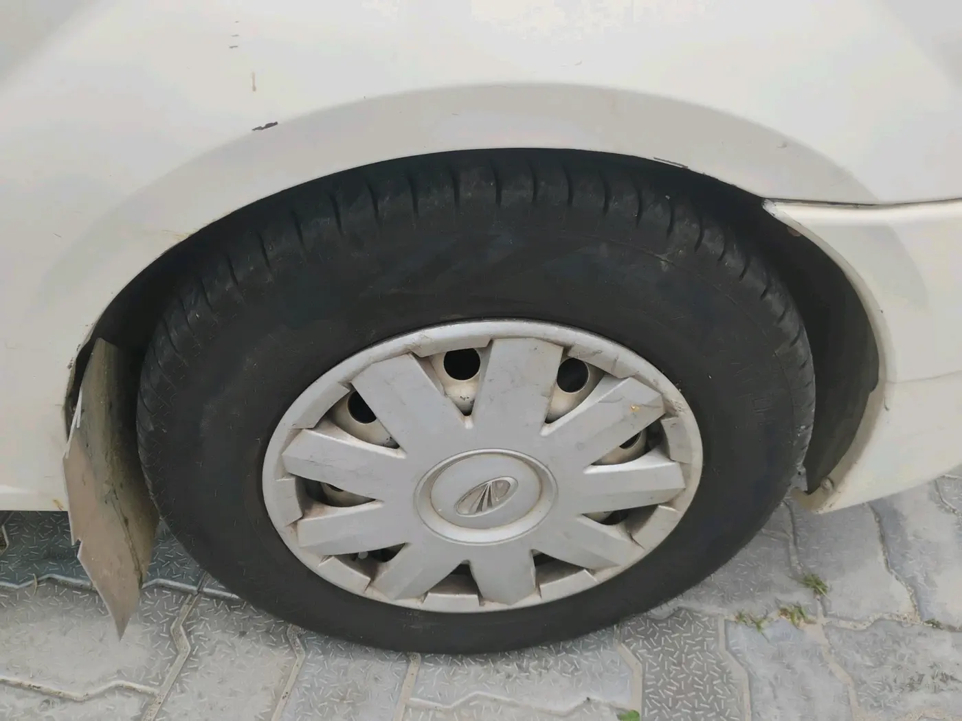 2011 Mahindra Verito 1.5 D4 BS III, Diesel, Manual, 1,14,250 km, tyre