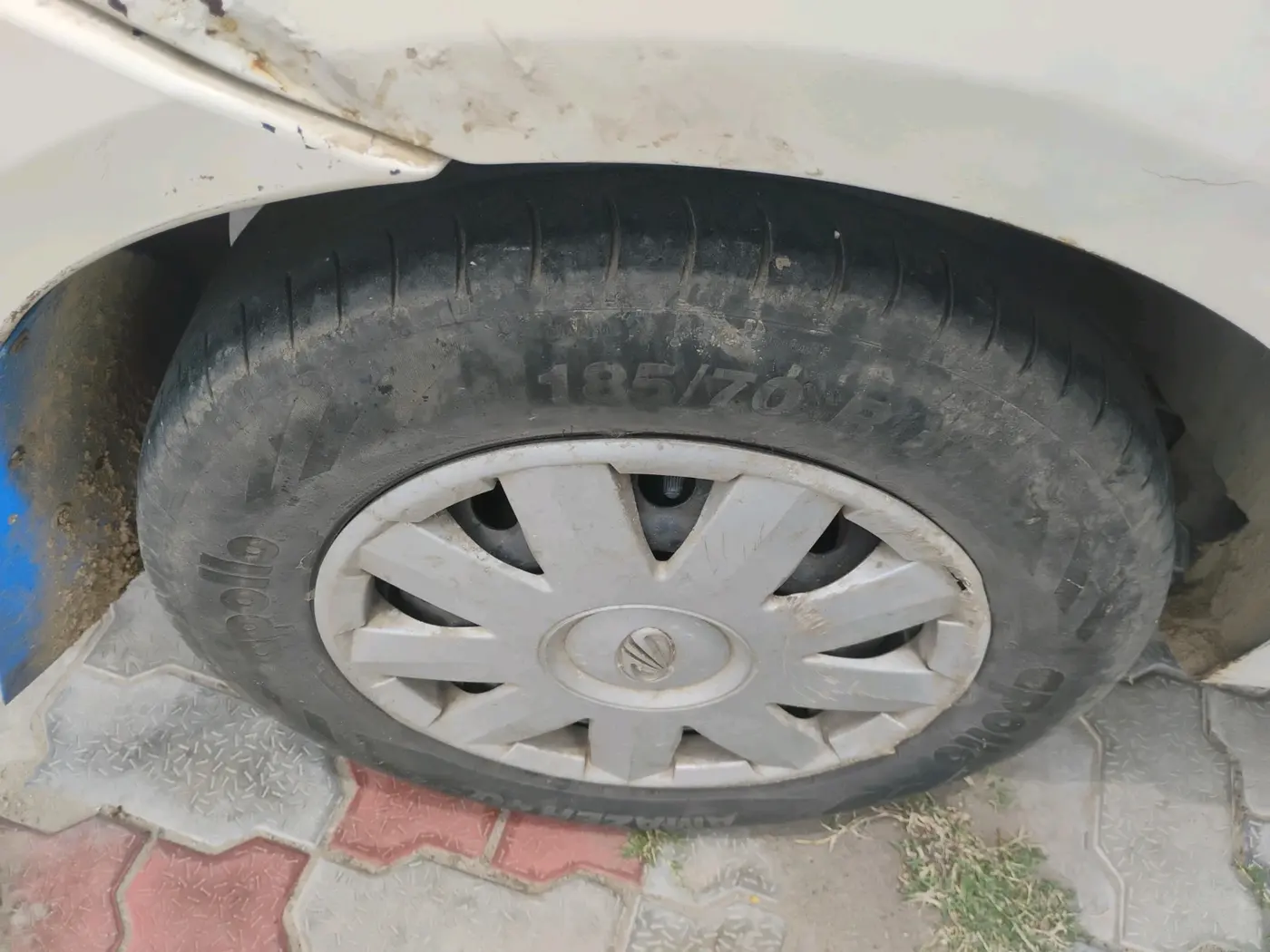 2011 Mahindra Verito 1.5 D4 BS III, Diesel, Manual, 1,14,250 km, tyre