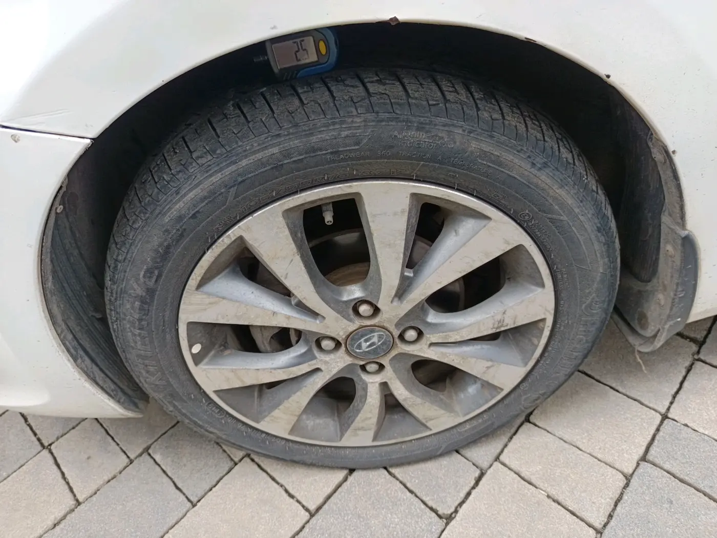 2014 Hyundai Verna FLUIDIC 1.6 VTVT SX AT, Petrol, Automatic, 84,592 km, tyre