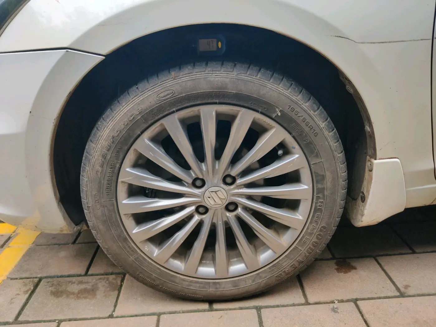 2014 Maruti Ciaz ZXI, Petrol, Manual, 98,388 km, tyre