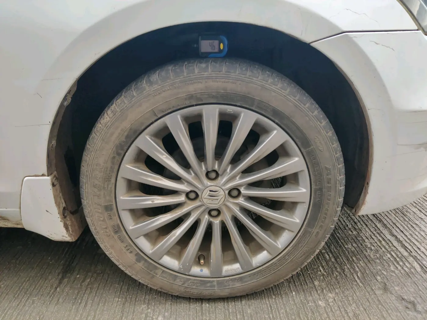 2014 Maruti Ciaz ZXI, Petrol, Manual, 98,388 km, tyre