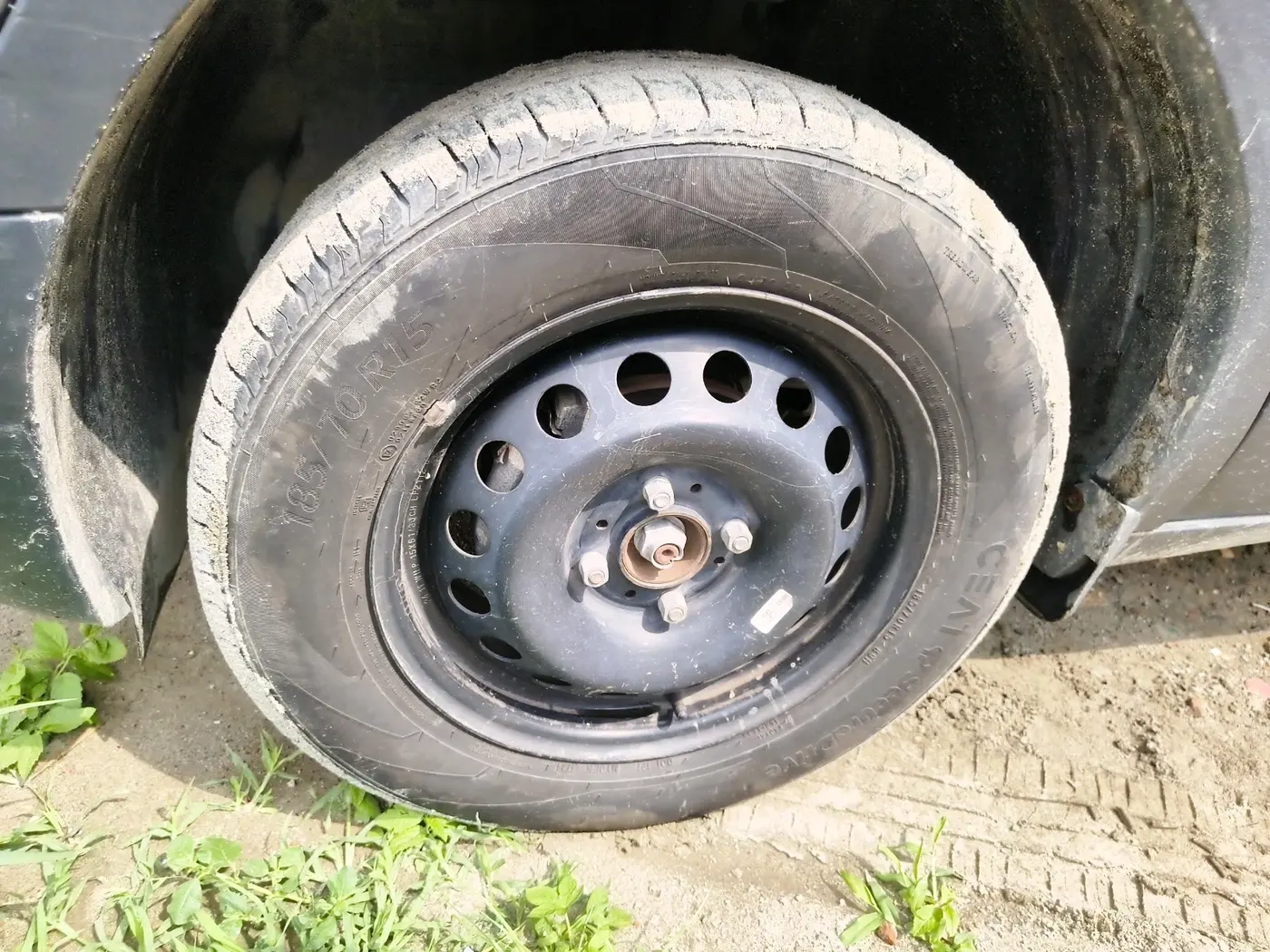 2024 Tata PUNCH ADVENTURE RHYTHM PACK MT, Petrol, Manual, 14,928 km, tyre