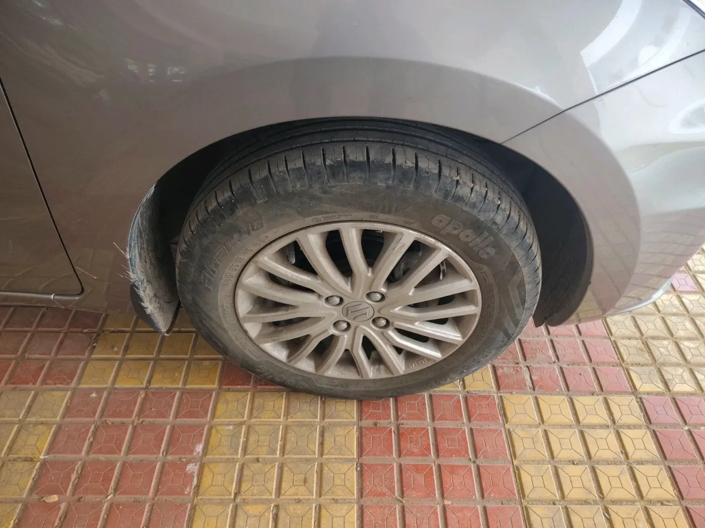 2021 Maruti Dzire ZXI, Petrol, Manual, 14,061 km, tyre