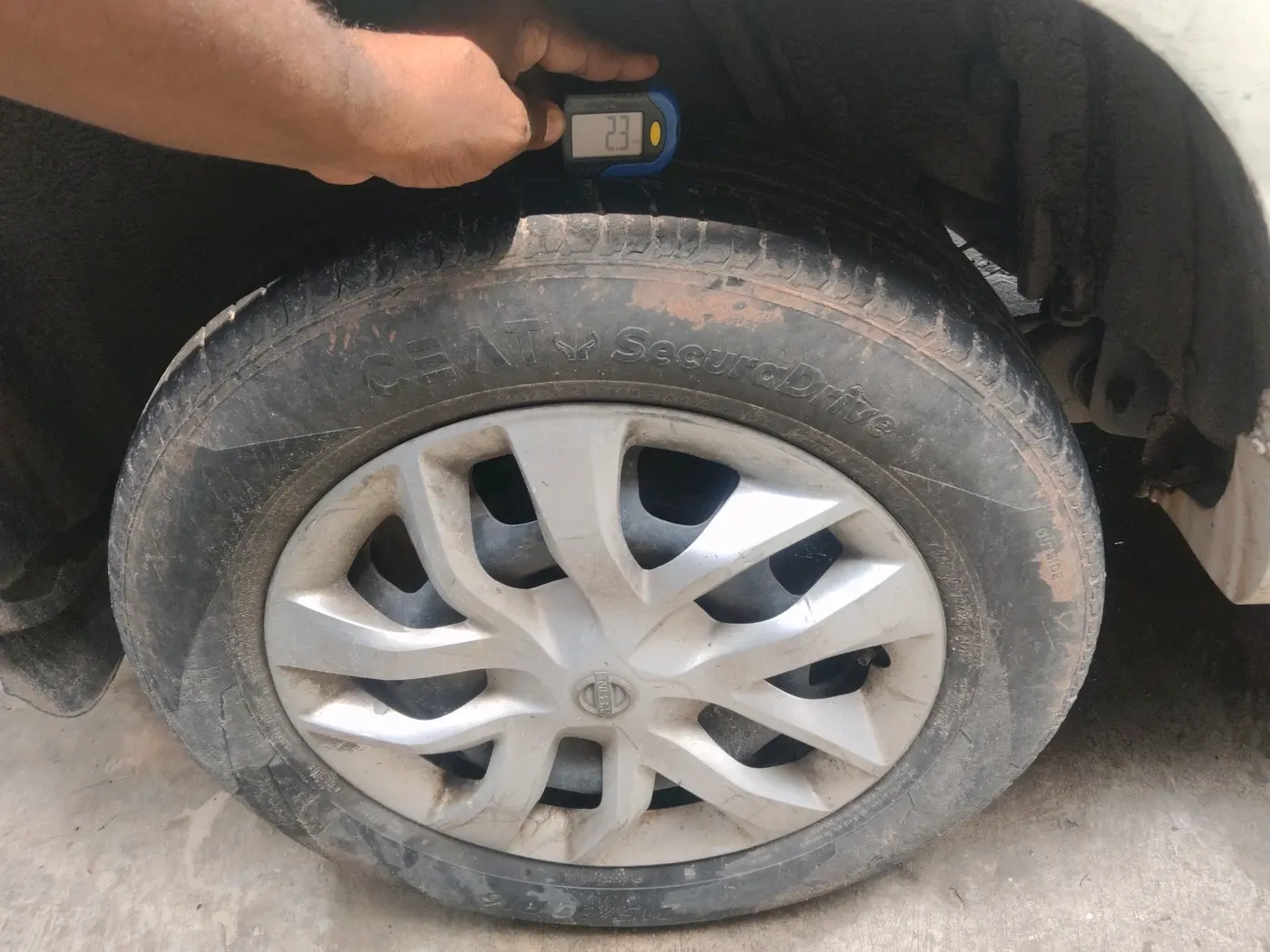 2013 Nissan Terrano XL (P), Petrol, Manual, 98,982 km, tyre