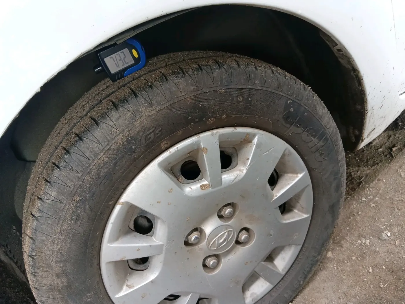 2012 Hyundai i20 MAGNA 1.2, CNG, Manual, 1,30,796 km, tyre